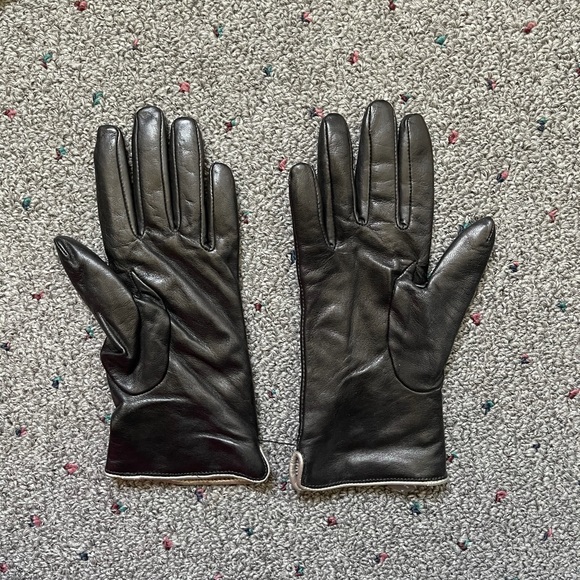 WOMENS NWT Ann Taylor leather driving gloves - Picture 2 of 4